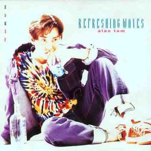 日本护士解开乳罩喂奶
