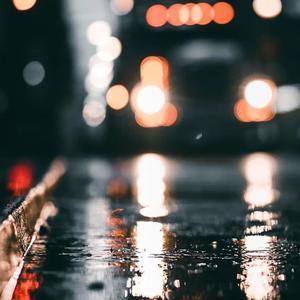 日本护士解开乳罩喂奶
